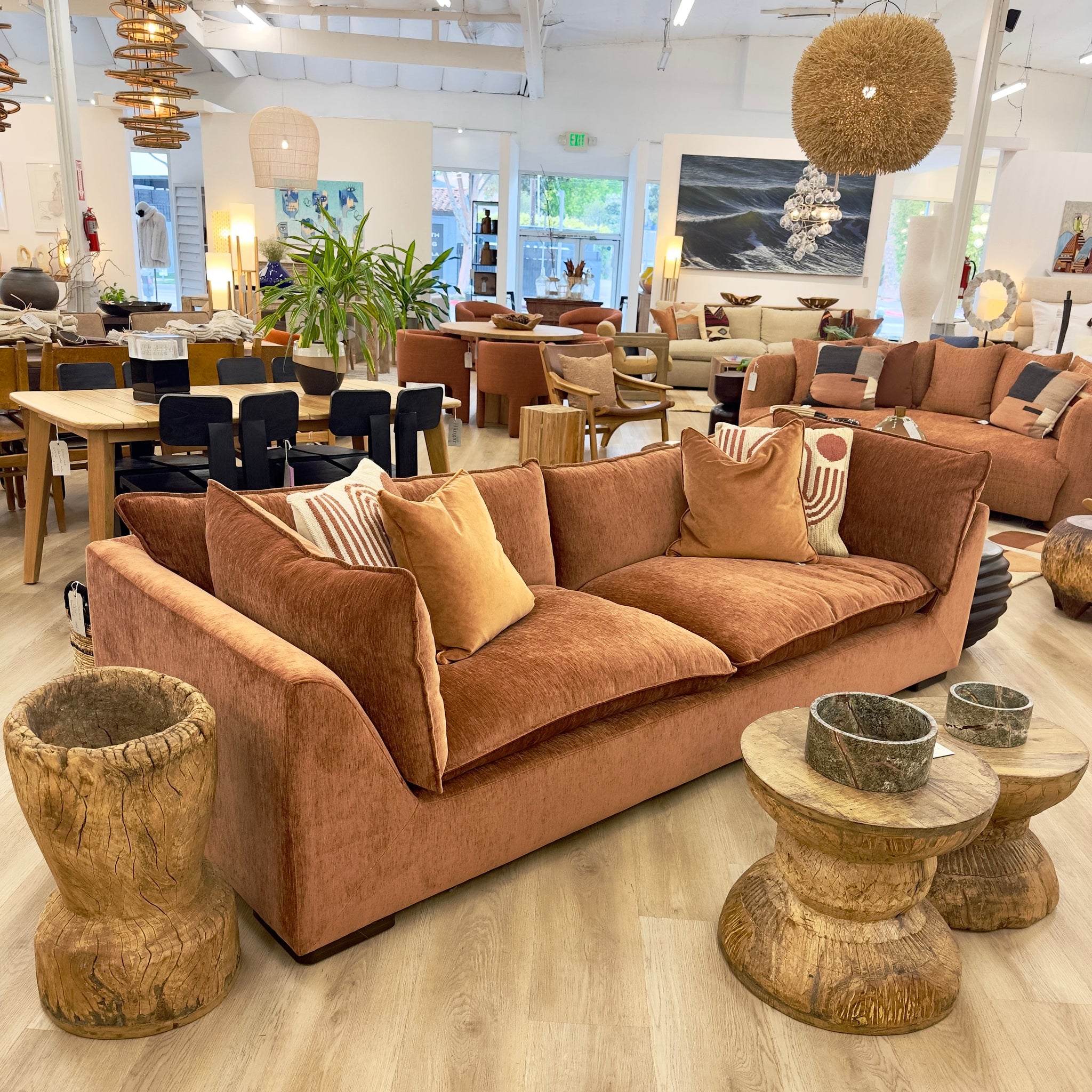 Sofa (39000-brwn), Antique end tables