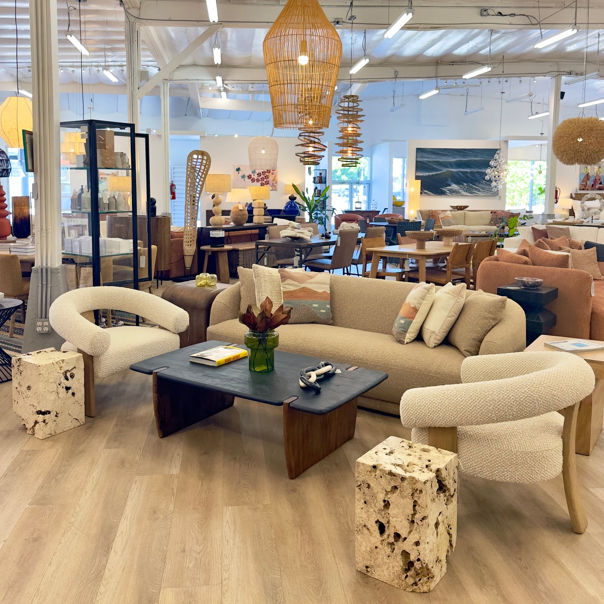 Sofa (39030-caml), Coffee table (16517-blck), Occasional Chairs (39008-crem), End Table (22070-natl)