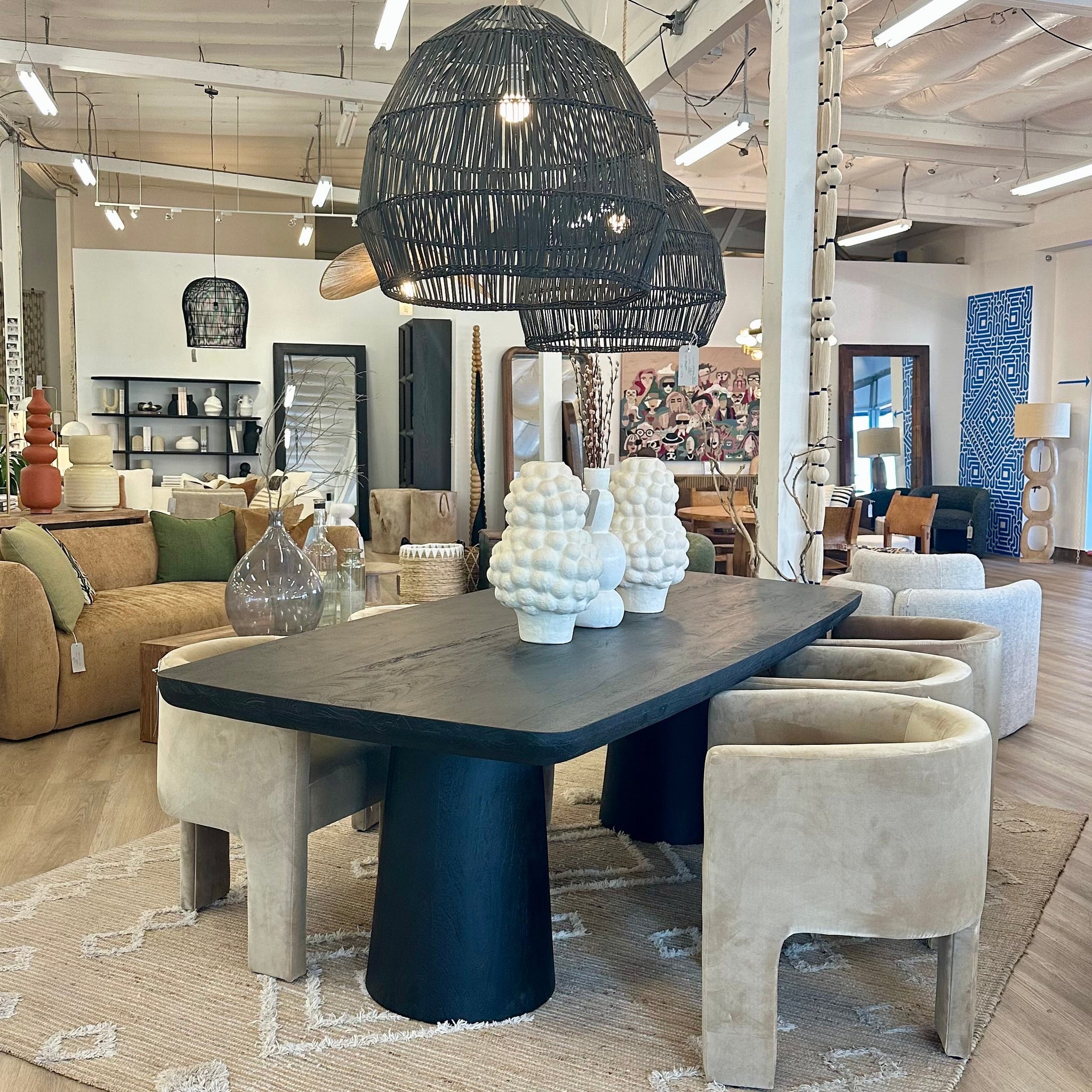 Dining table (76007-blck-98), Dining chair (34037-caml)