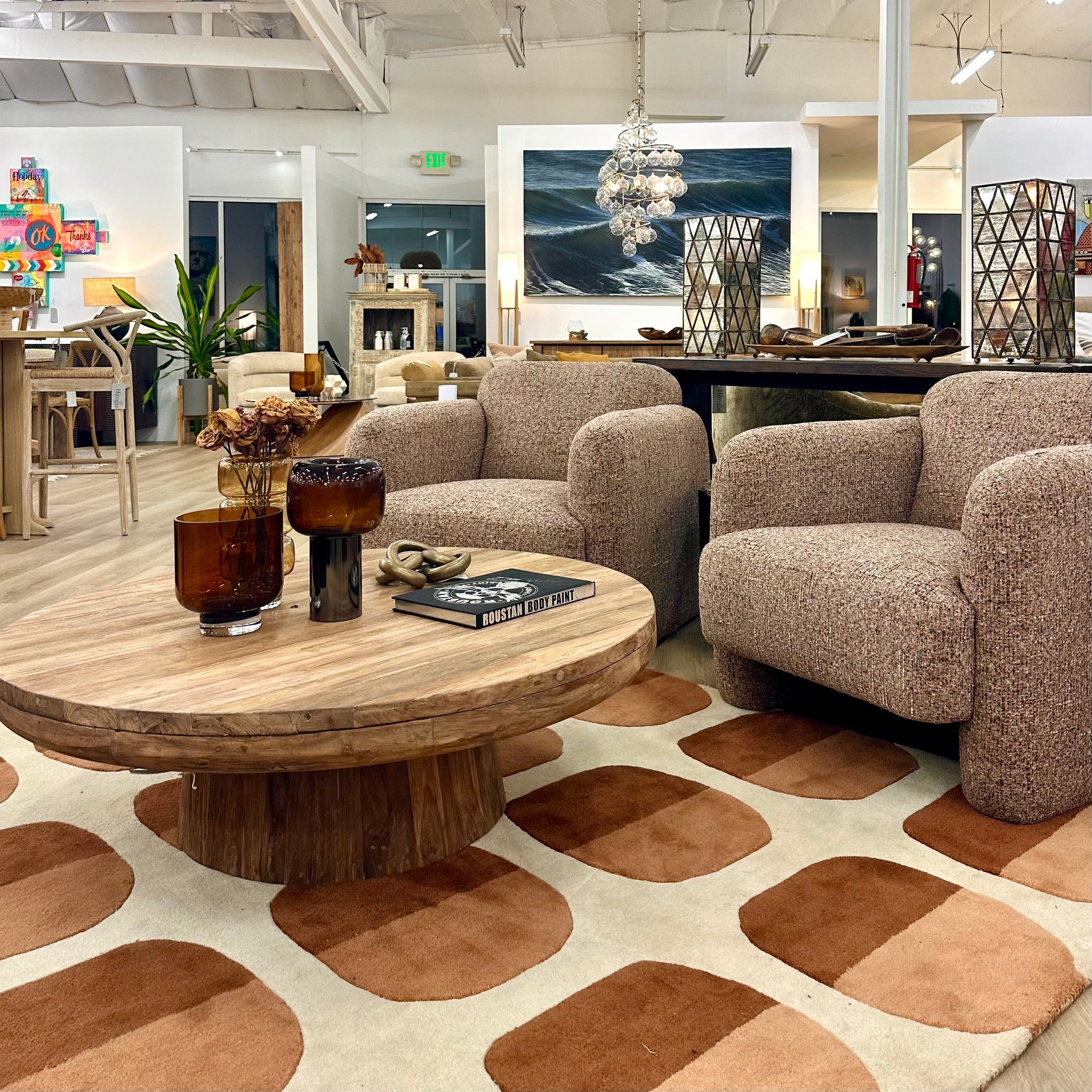 Coffee table (29042-nat), Occasional chairs (39020-mlti)