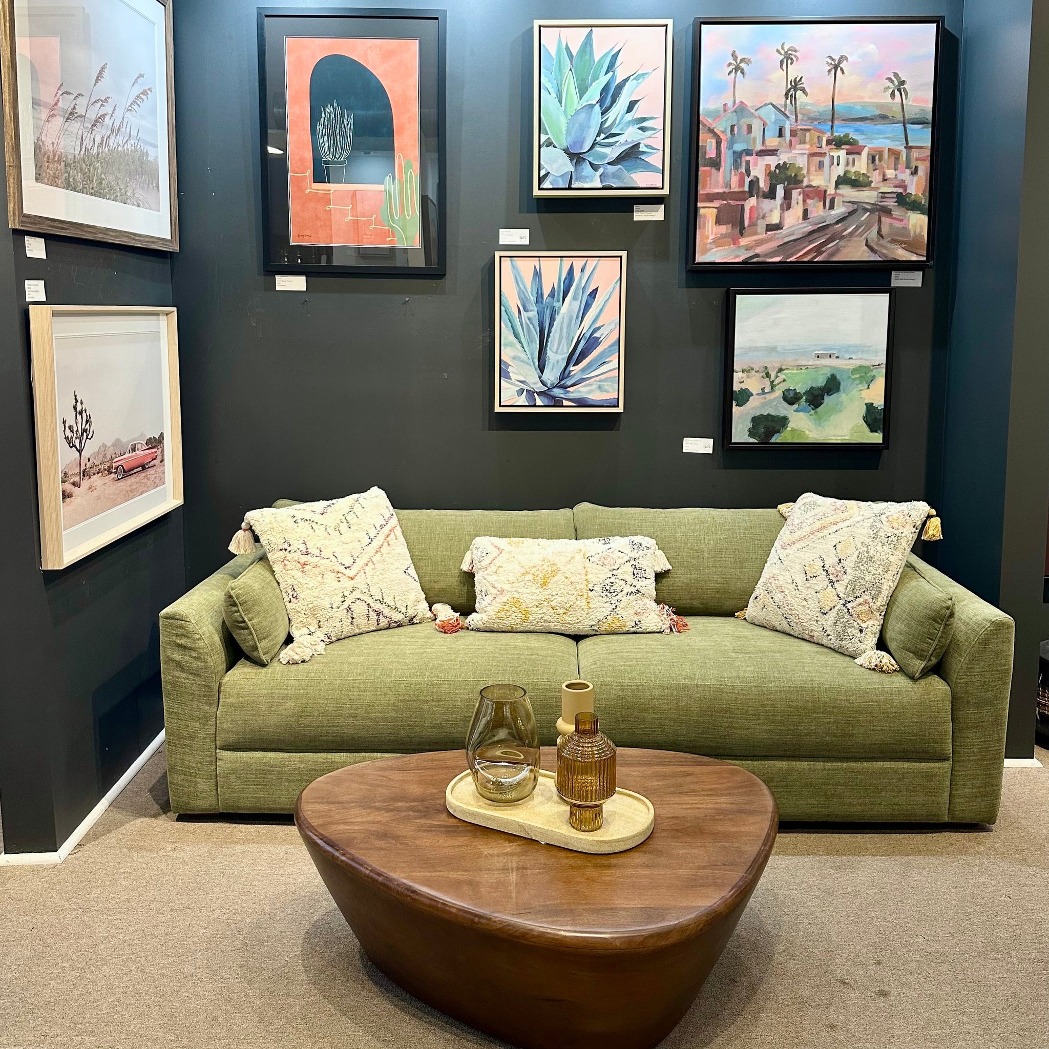 Sofa (86006-gren), Coffee table (75035-brwn)