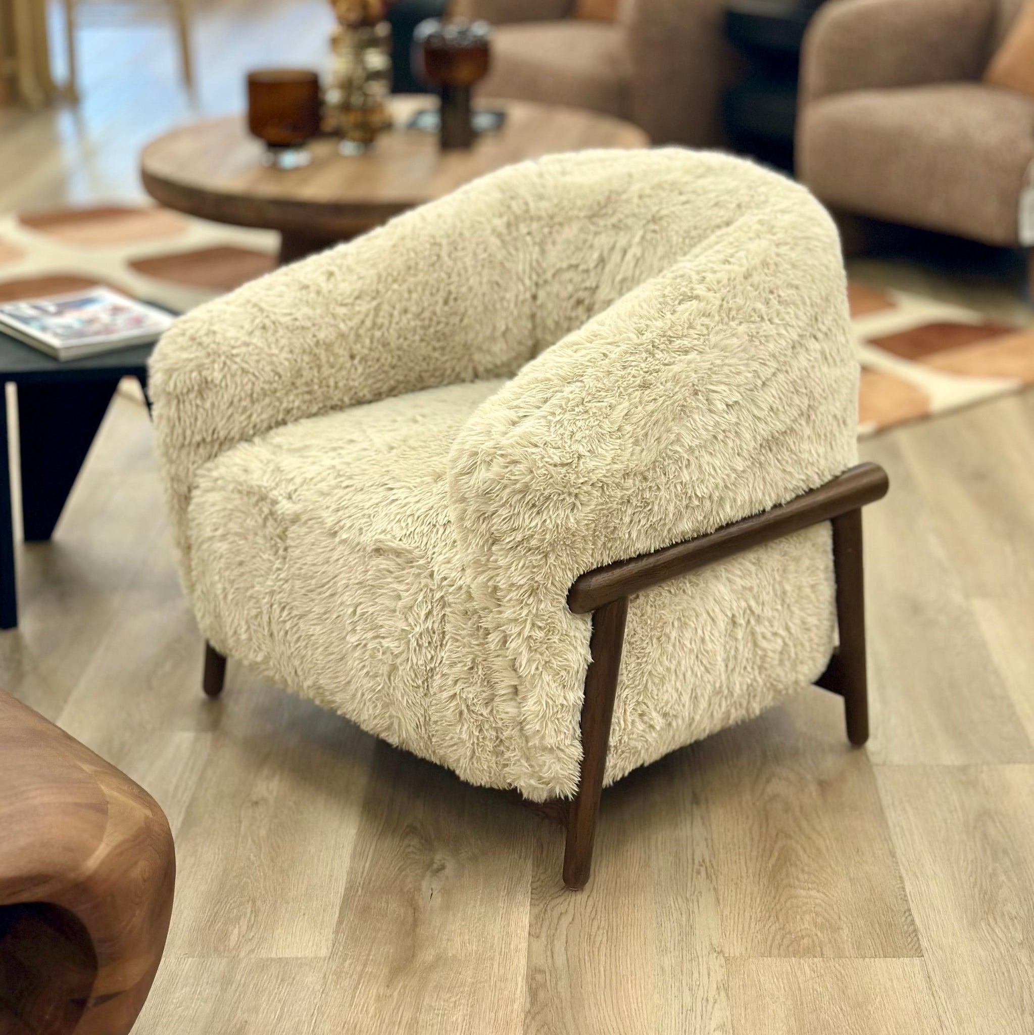 Occasional chair (86009-crem)