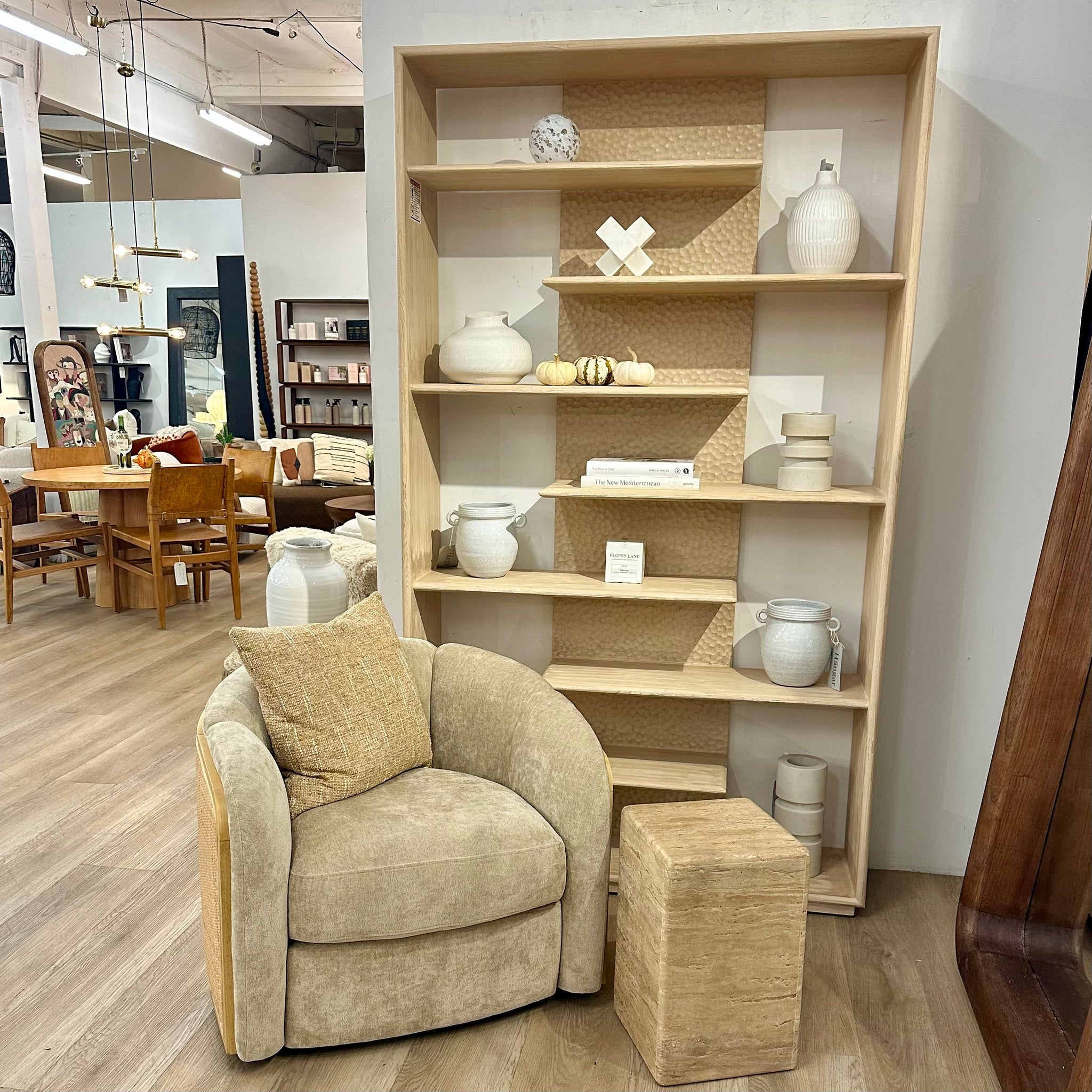 Bookcase (38117-LTNT), Occasional chair (89002A)